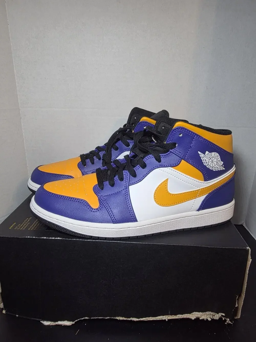Nike Air Jordan 1 Mid Lakers Purple University Gold Retro DQ8426-517 Mens. Sz 11